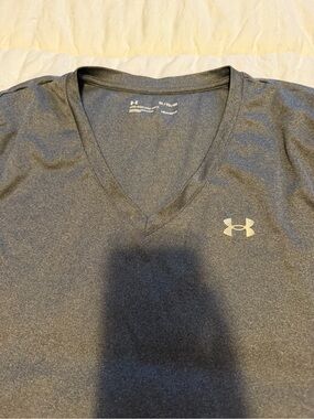 Under Armour Women’s V-Neck Performance Top - Charcoal Gray